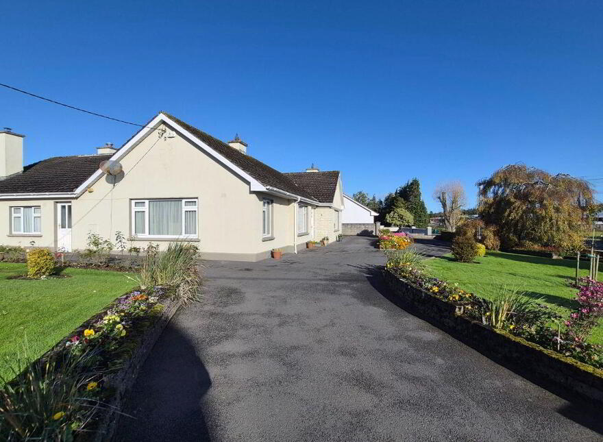 Tullamore Road, Birr, R42WP78