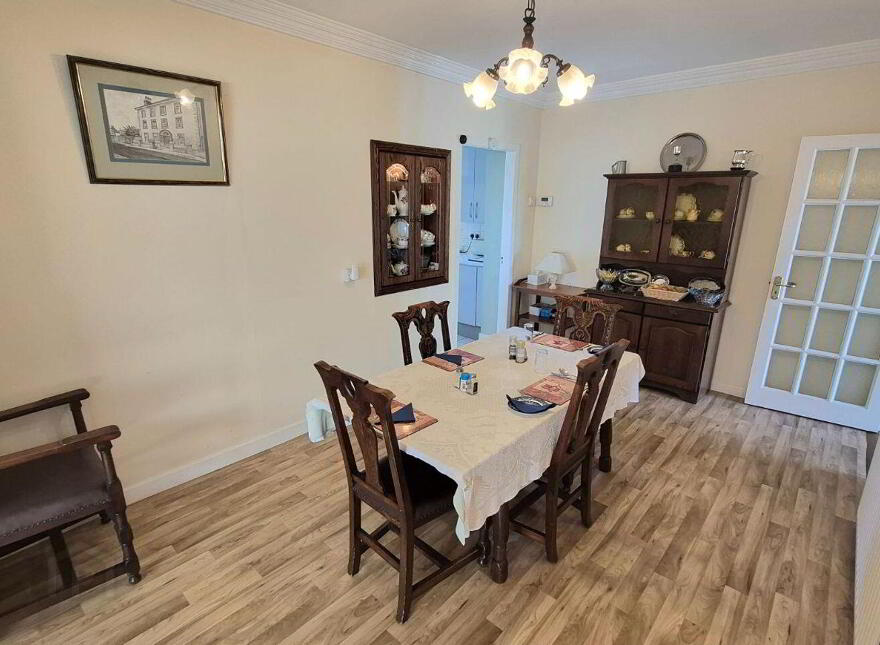 Tullamore Road, Birr, R42WP78