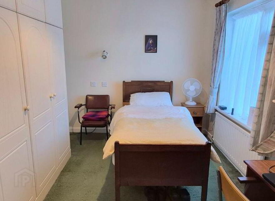 Tullamore Road, Birr, R42WP78