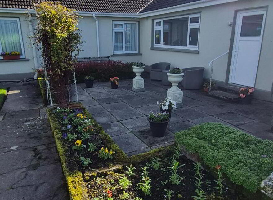 Tullamore Road, Birr, R42WP78
