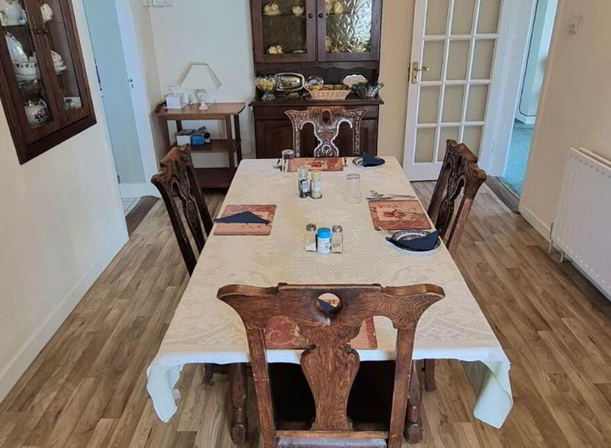 Tullamore Road, Birr, R42WP78