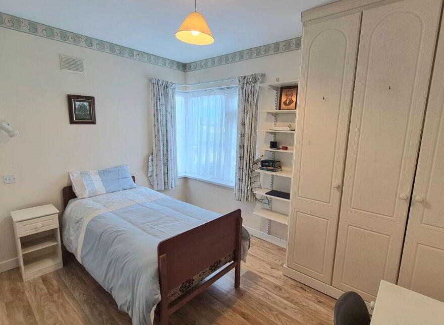 Tullamore Road, Birr, R42WP78