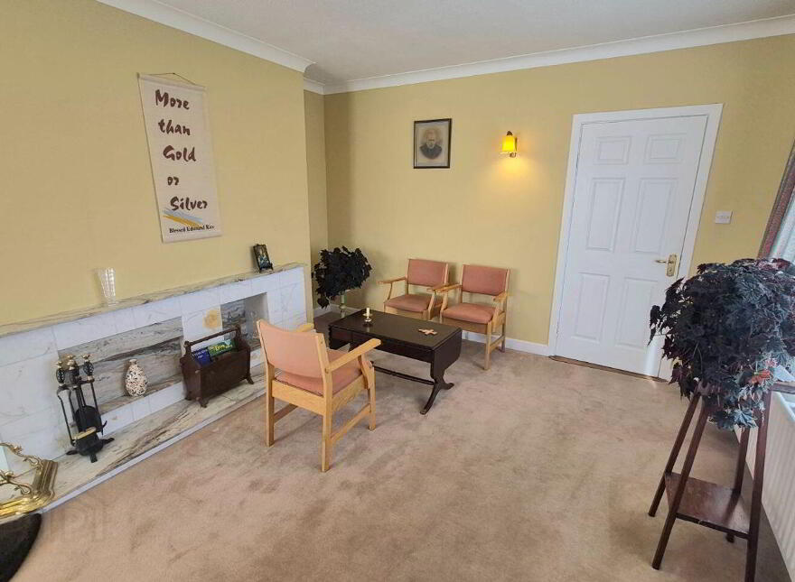 Tullamore Road, Birr, R42WP78