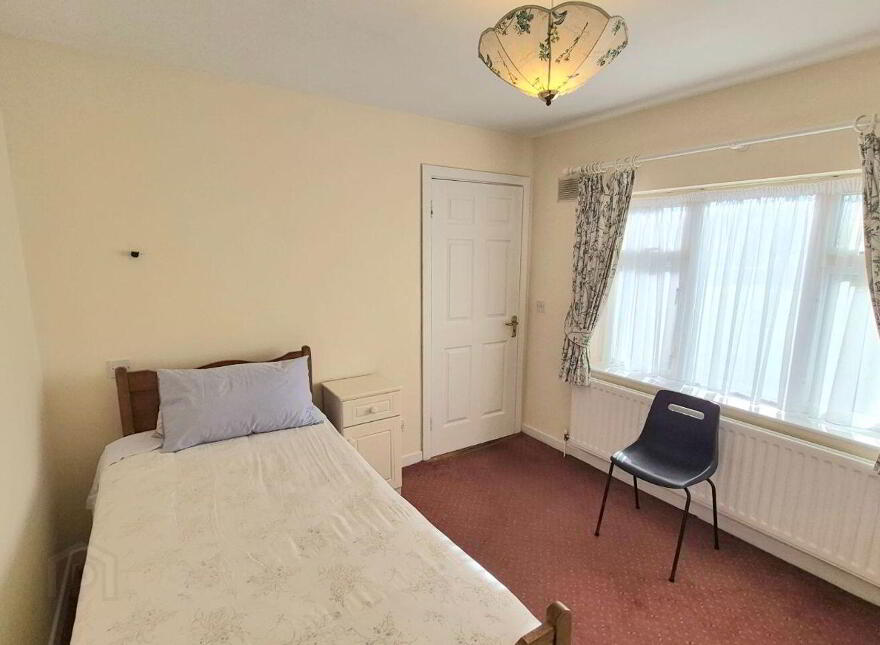 Tullamore Road, Birr, R42WP78