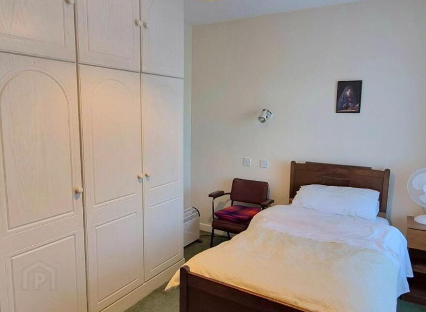 Tullamore Road, Birr, R42WP78