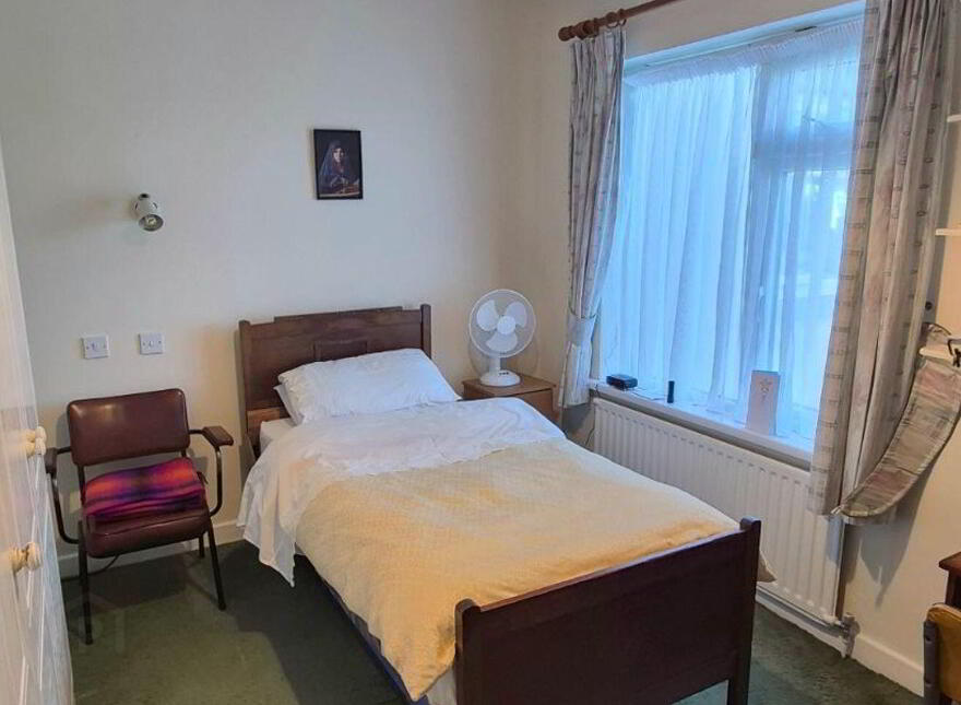 Tullamore Road, Birr, R42WP78