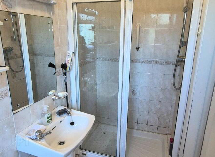 Tullamore Road, Birr, R42WP78