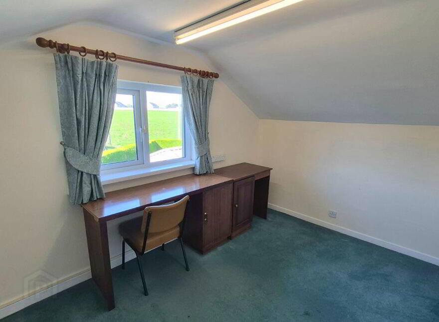Tullamore Road, Birr, R42WP78