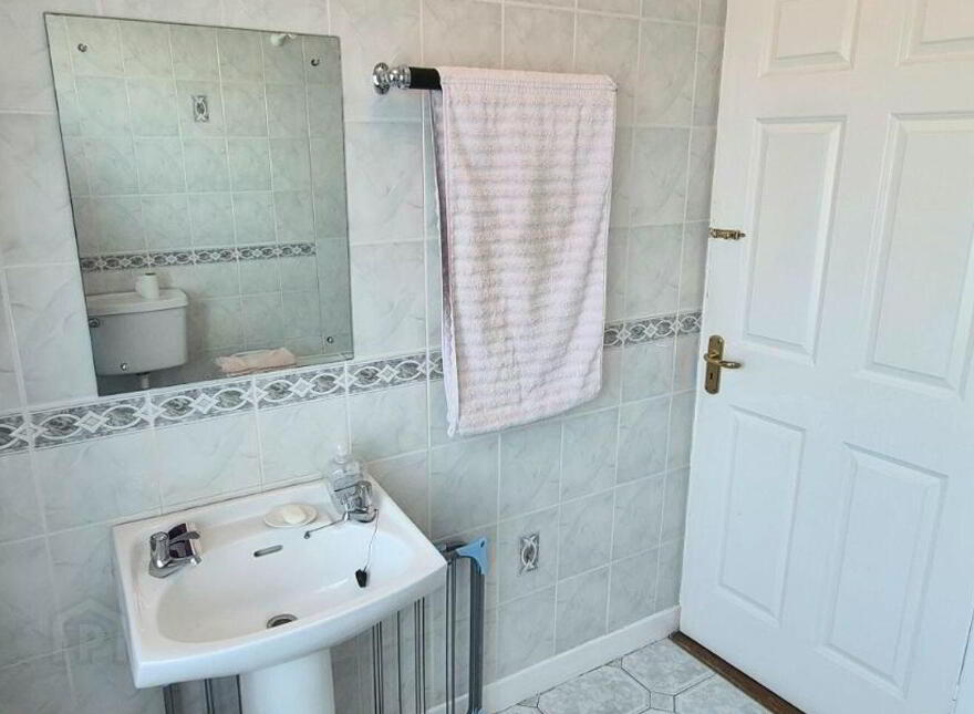 Tullamore Road, Birr, R42WP78