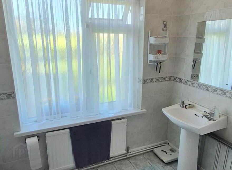 Tullamore Road, Birr, R42WP78