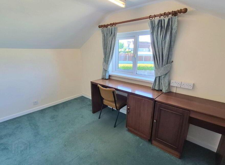 Tullamore Road, Birr, R42WP78