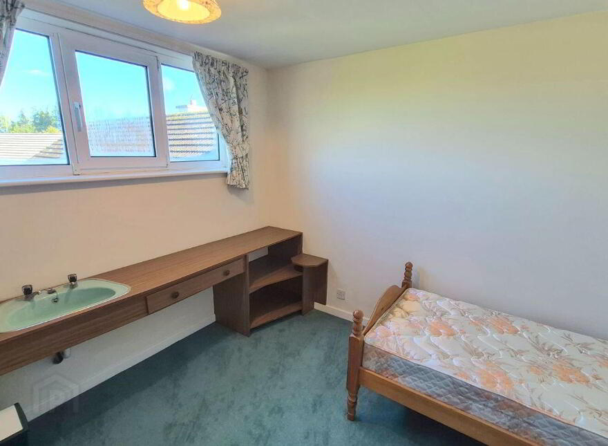 Tullamore Road, Birr, R42WP78