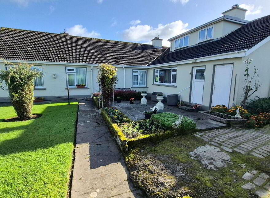 Tullamore Road, Birr, R42WP78