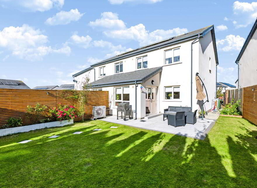 11 Castleland Park Walk, Balbriggan, K32DA27