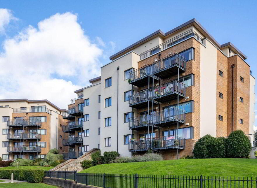 61 The Crescent, Carrickmines Manor, Carrickmines, D18Y567
