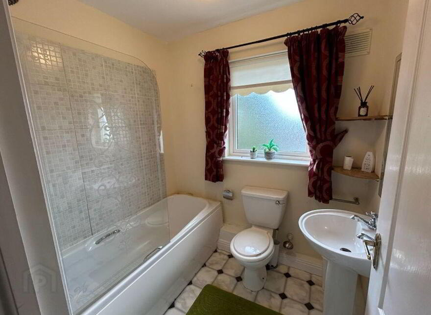 7 Lintown Crescent, Lintown Hall, Kilkenny, R95P799