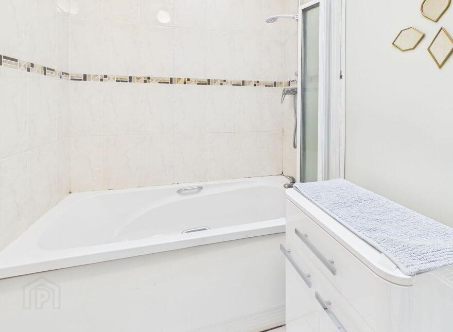 Apartment 15 Breffni Court, Castle Street, Ashbourne, A84X472
