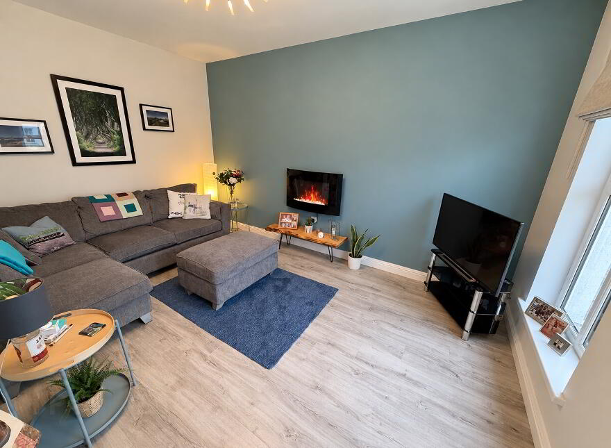3 The Hilocks, Altnagelvin, L'Derry, BT47 3FR