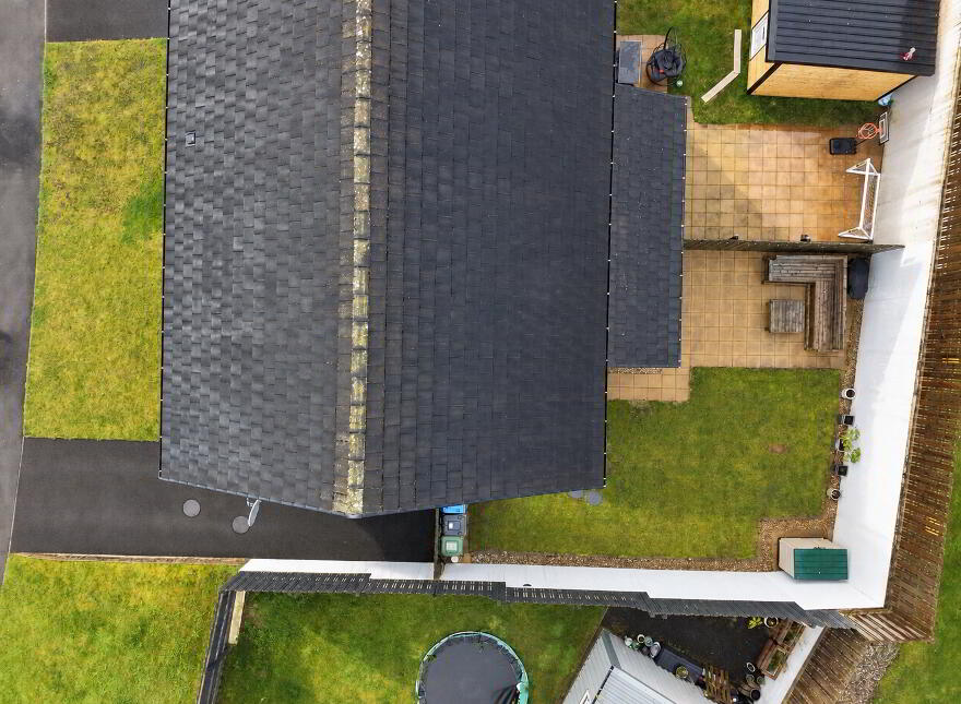 3 The Hilocks, Altnagelvin, L'Derry, BT47 3FR