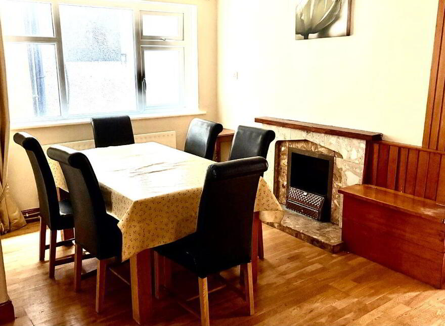 Upper Chapel Street, Castlebar, F23E732