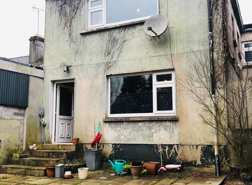 Upper Chapel Street, Castlebar, F23E732
