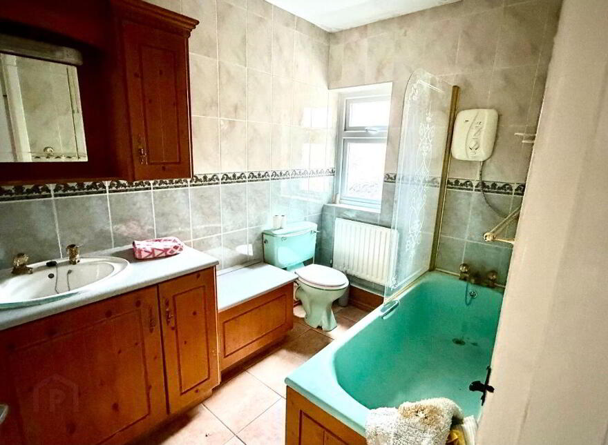Upper Chapel Street, Castlebar, F23E732