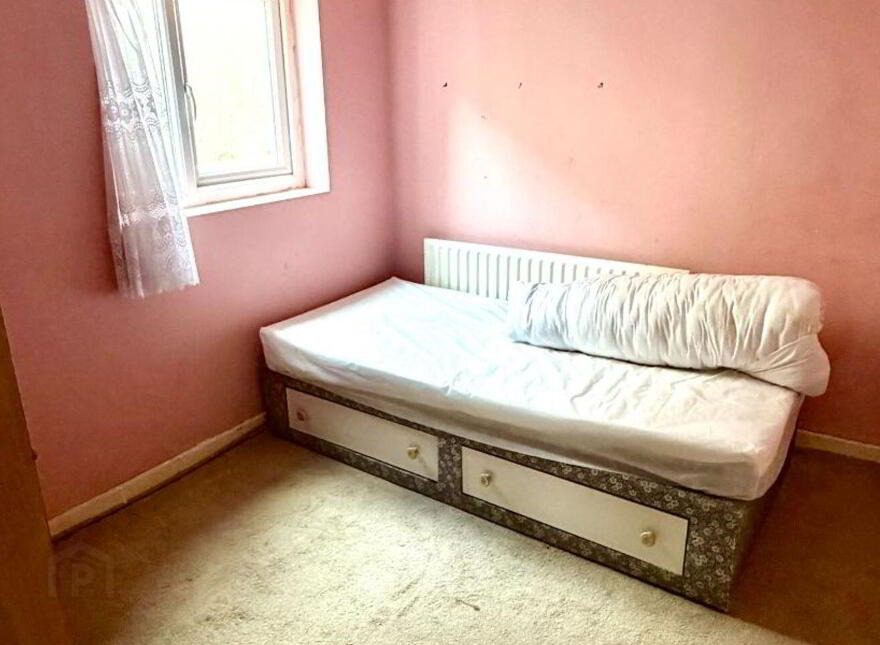 Upper Chapel Street, Castlebar, F23E732