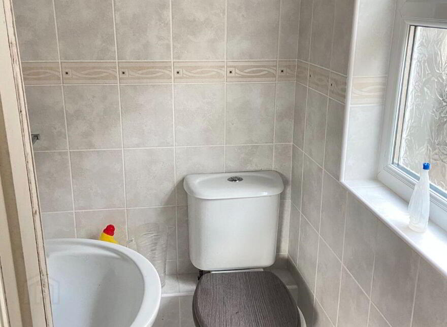 Upper Chapel Street, Castlebar, F23E732