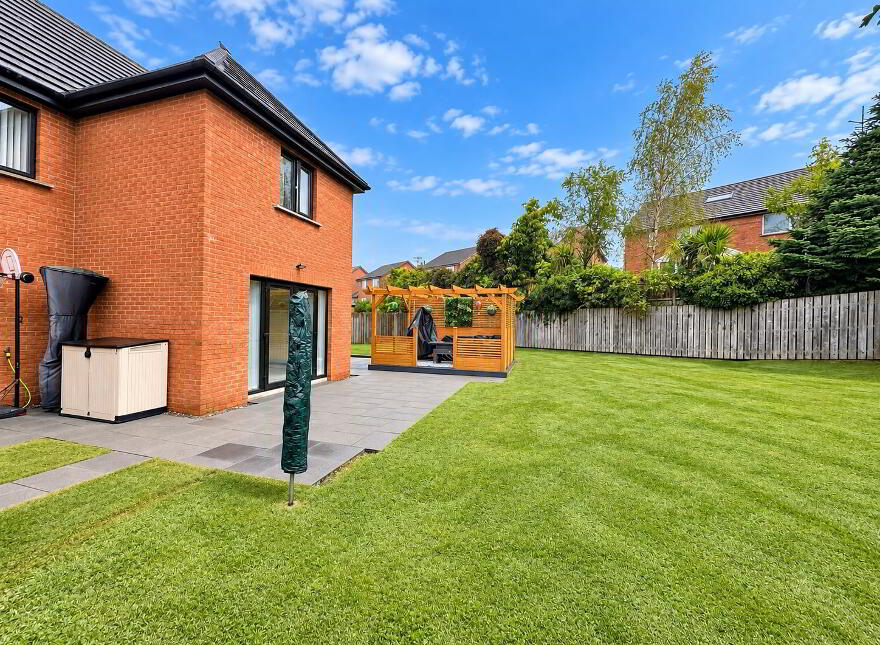 6 Highgrove Green, Carrickfergus, BT38 9UB