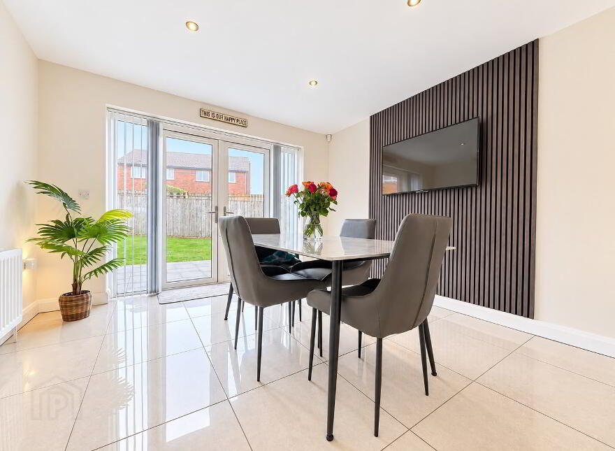 6 Highgrove Green, Carrickfergus, BT38 9UB