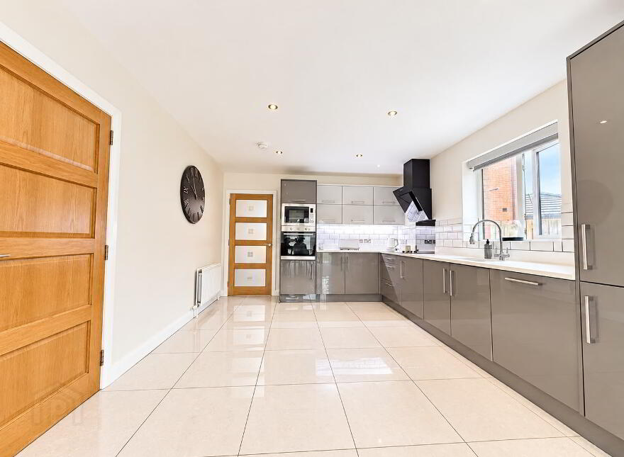 6 Highgrove Green, Carrickfergus, BT38 9UB