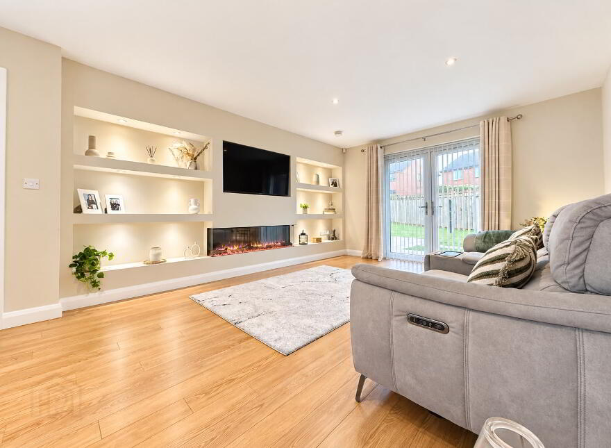 6 Highgrove Green, Carrickfergus, BT38 9UB