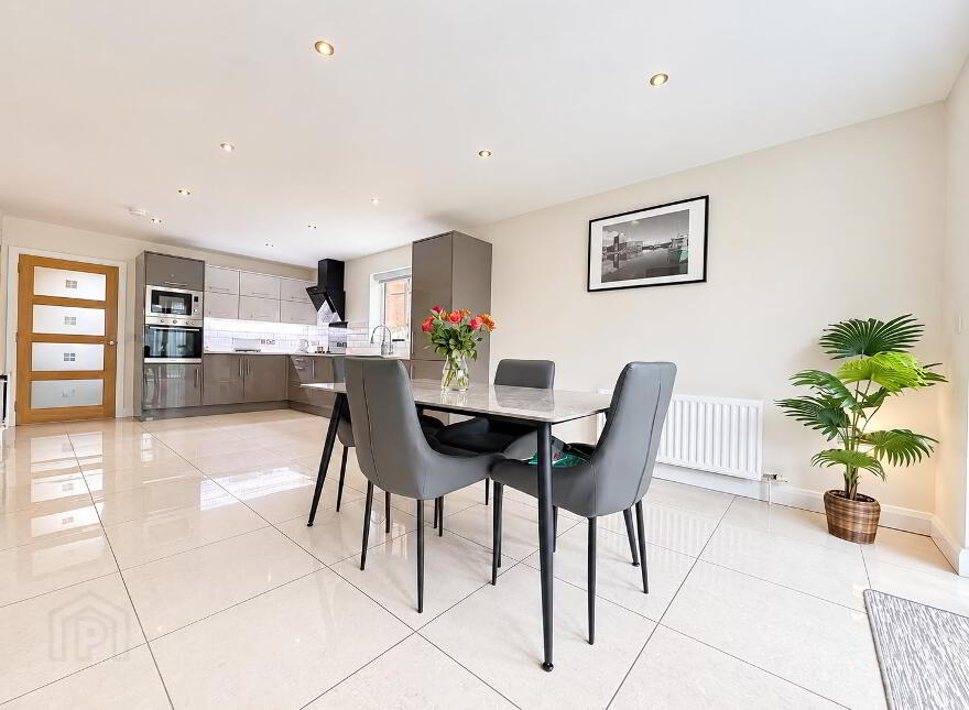 6 Highgrove Green, Carrickfergus, BT38 9UB