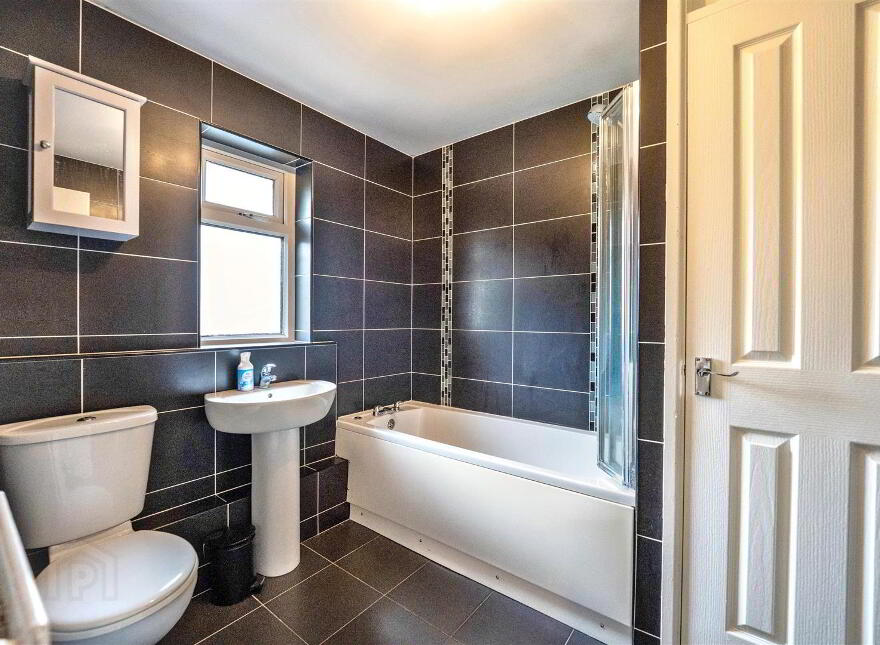 2 Windmill Walk, Ballynahinch, BT24 8WB