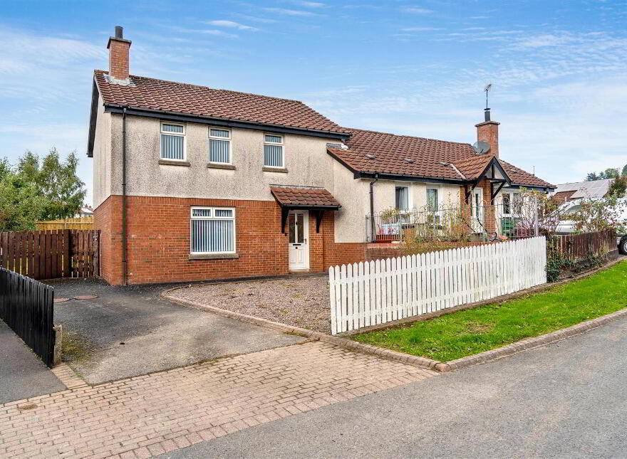 2 Windmill Walk, Ballynahinch, BT24 8WB