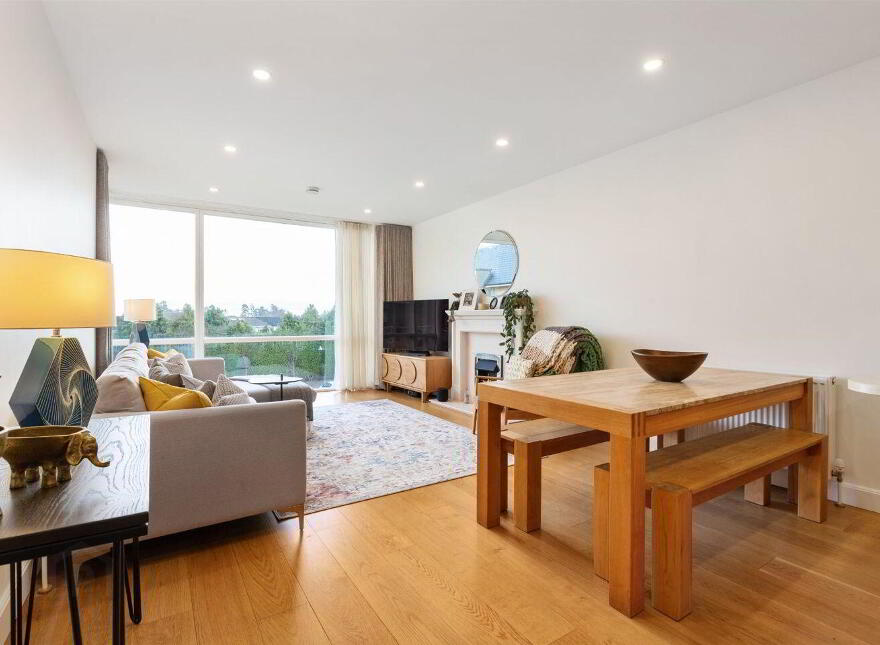 310 The Elm, Trimbelston, Goatstown Road, Dublin 14, D14H2W1
