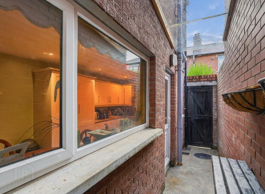 18 Sunnyside Street, Belfast, BT7 3EX