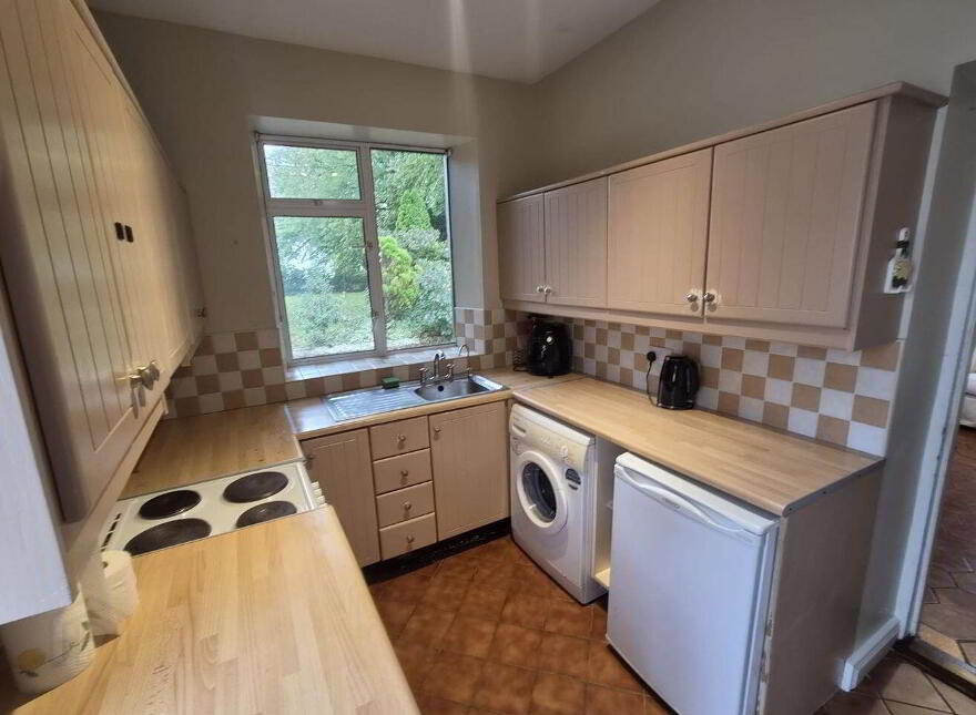 Ballinderry, Four Mile House, F42XC79