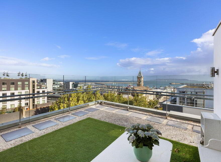 Apartment 18 Penthouse Pavilion 2 Marine Road, Dún Laoghaire, Dun Laoghaire, A96PF58