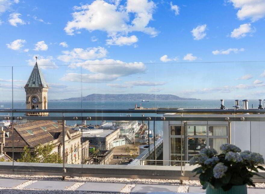 Apartment 18 Penthouse Pavilion 2 Marine Road, Dún Laoghaire, Dun Laoghaire, A96PF58