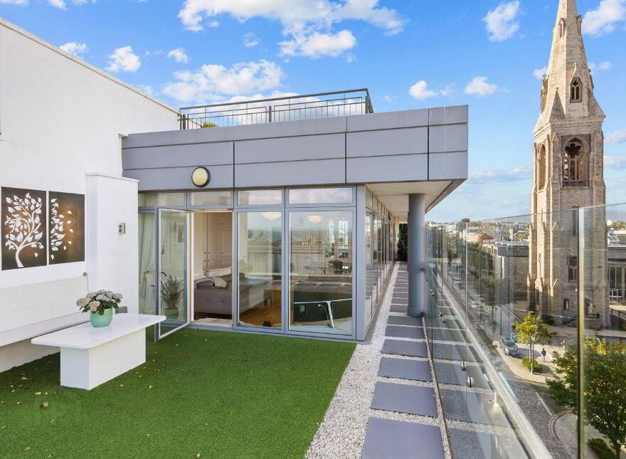 Apartment 18 Penthouse Pavilion 2 Marine Road, Dún Laoghaire, Dun Laoghaire, A96PF58