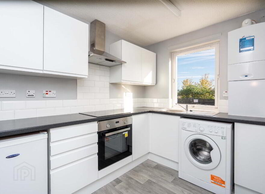 4 Boat Green, Canonmills, Edinburgh, EH3 5LL