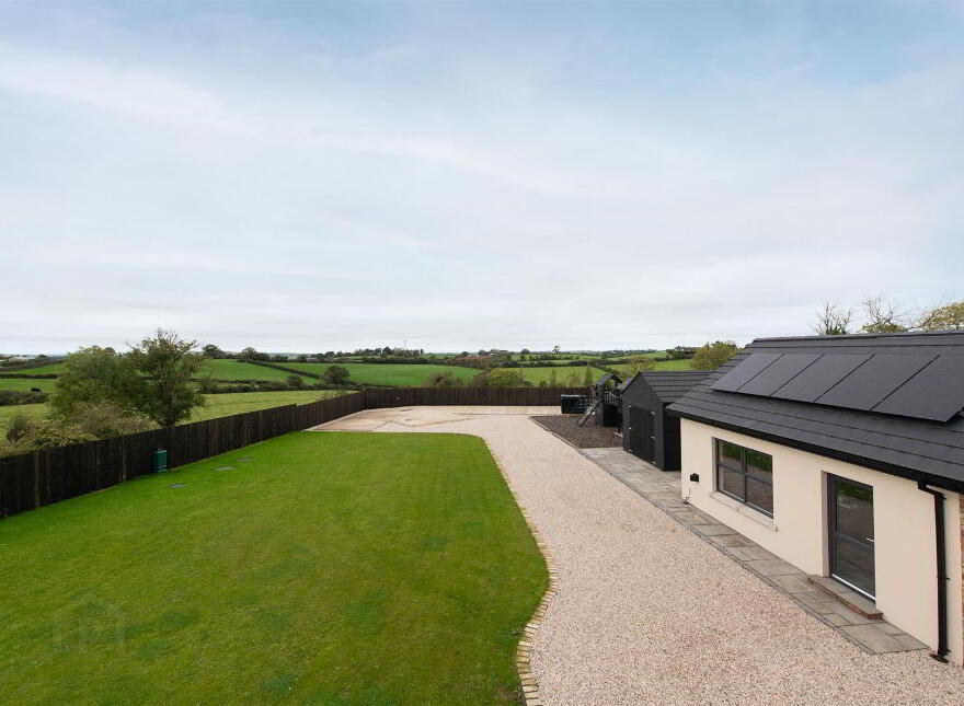 10 Tullyhenan Road, Banbridge, BT32 4EY