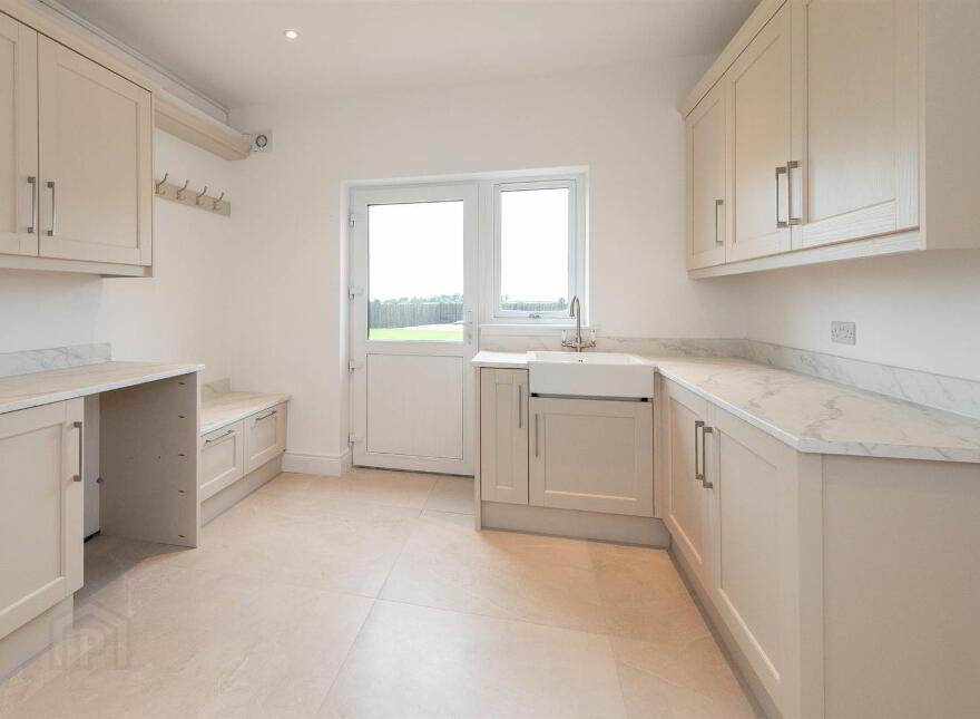 10 Tullyhenan Road, Banbridge, BT32 4EY
