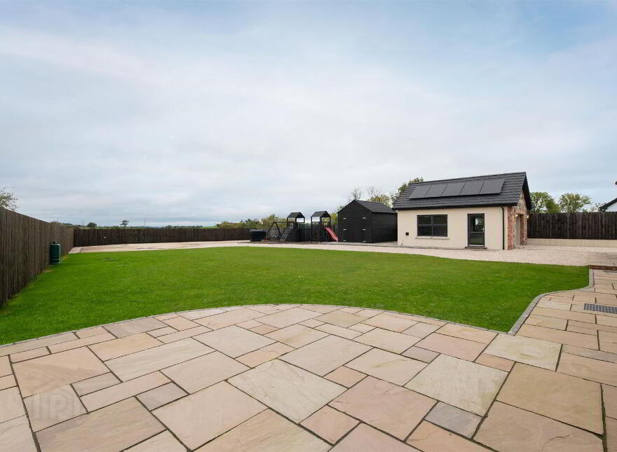 10 Tullyhenan Road, Banbridge, BT32 4EY