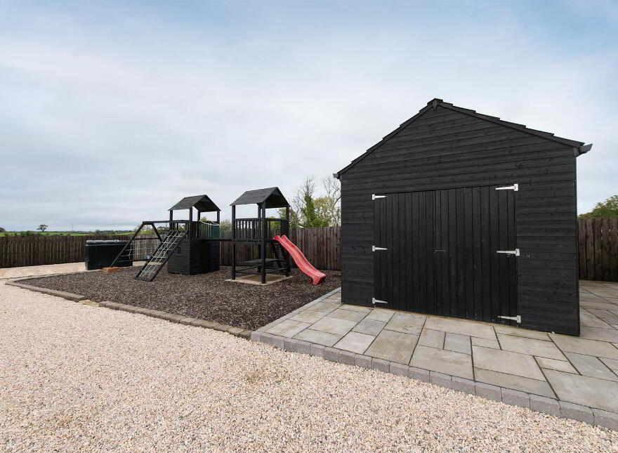 10 Tullyhenan Road, Banbridge, BT32 4EY