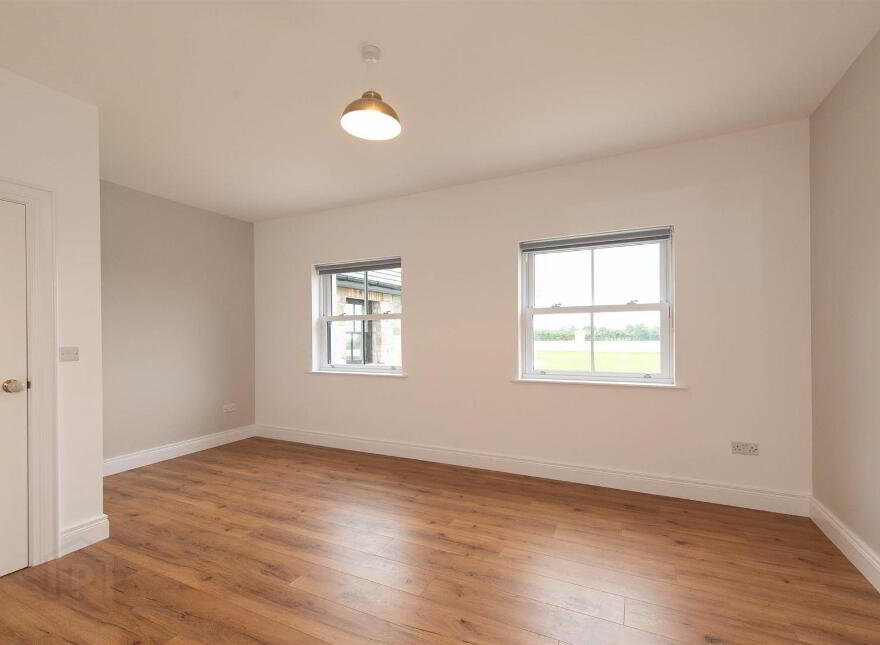 10 Tullyhenan Road, Banbridge, BT32 4EY