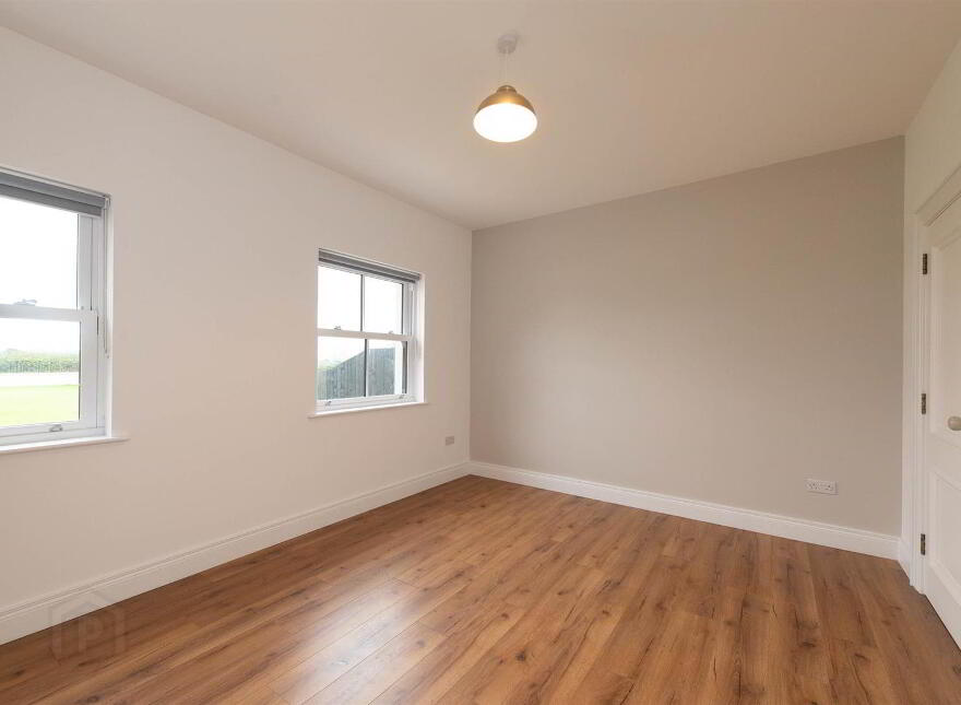 10 Tullyhenan Road, Banbridge, BT32 4EY