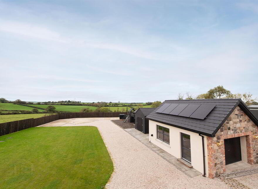 10 Tullyhenan Road, Banbridge, BT32 4EY