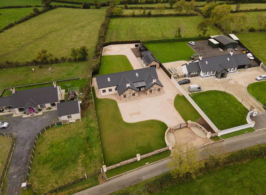 10 Tullyhenan Road, Banbridge, BT32 4EY